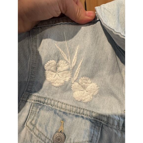 Levi’s Denim Trucker Jacket, White Floral Embroidery - Picture 6 of 6